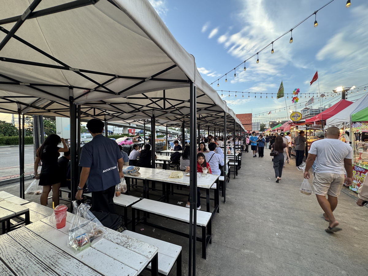 【泰國曼谷旅遊】Save One Go Market 2025:曼谷在地人逛的夜市,尚未觀光化的地方,價錢比市區觀光夜市便宜很多,想體驗在地人生活就來這邊 6996 【泰國曼谷旅遊】Save One Go Market 2025:曼谷在地人逛的夜市,尚未觀光化的地方,價錢比市區觀光夜市便宜很多,想體驗在地人生活就來這邊 6996