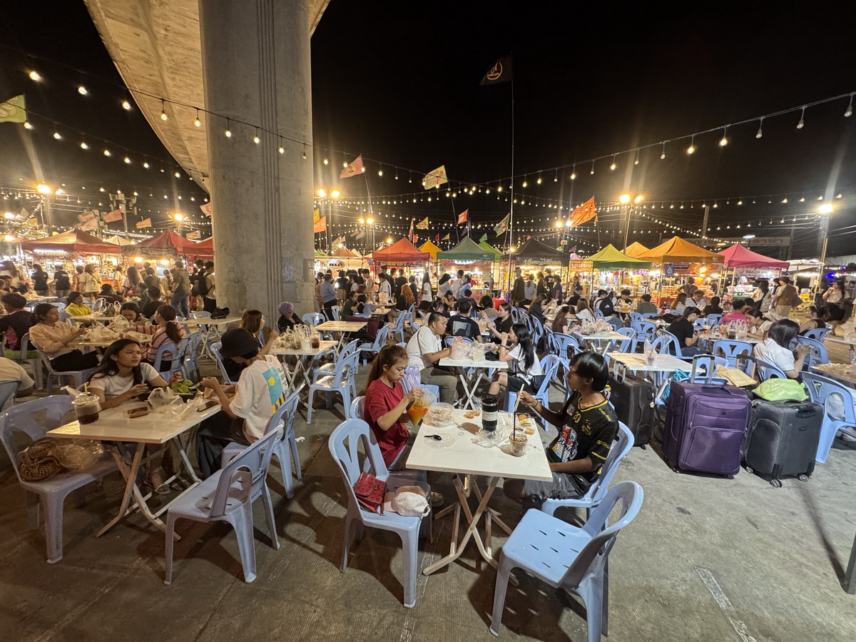 【泰國曼谷旅遊】Save One Go Market 2025：曼谷在地人逛的夜市，尚未觀光化的地方，價錢比市區觀光夜市便宜很多，想體驗在地人生活就來這邊 6996