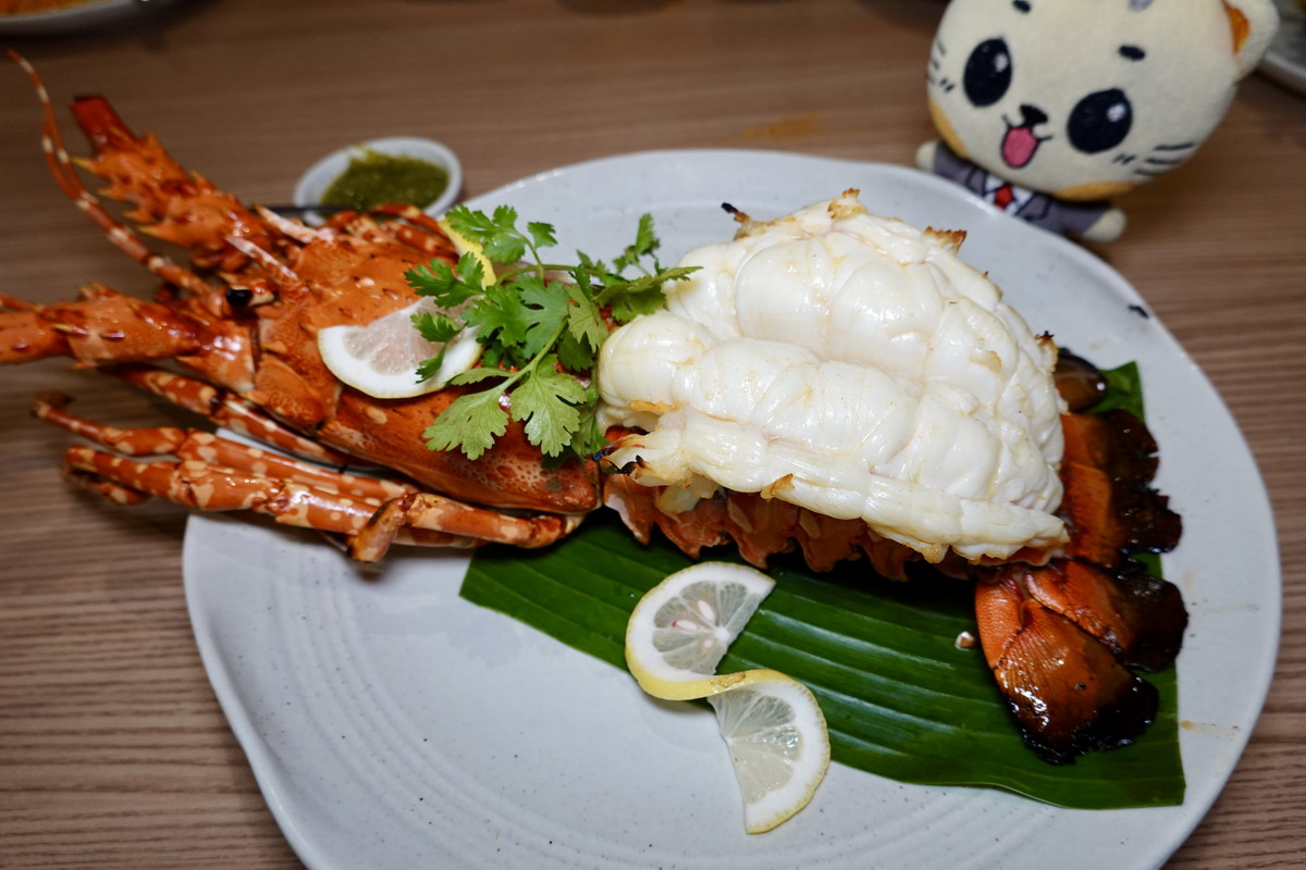 網站近期文章：【泰國曼谷美食】上味泰餐廳七隆店 Savoey @Mercury Ville Chidlom 2025：曼谷好吃平價泰式美食，地點靠近四面佛市中心，交通超便利，炭烤龍蝦、咖哩螃蟹必吃 7128