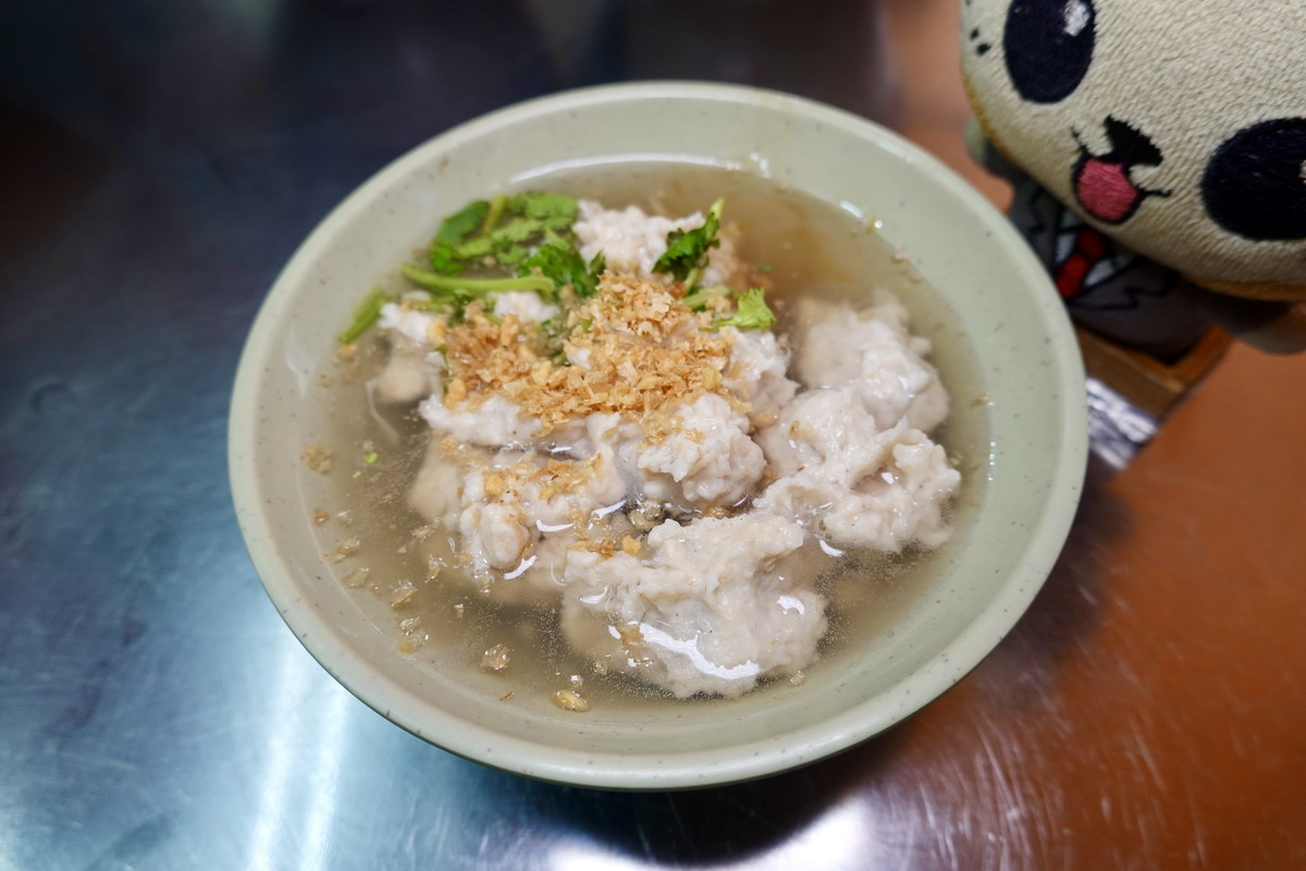 即時熱門文章：【台北雙連站美食】企鵝文肉羹店 2026：三代傳承40年小攤，古早味肉羹湯配上炒米粉或炒麵，乾豬血是特色，週末有冷氣店面 7525