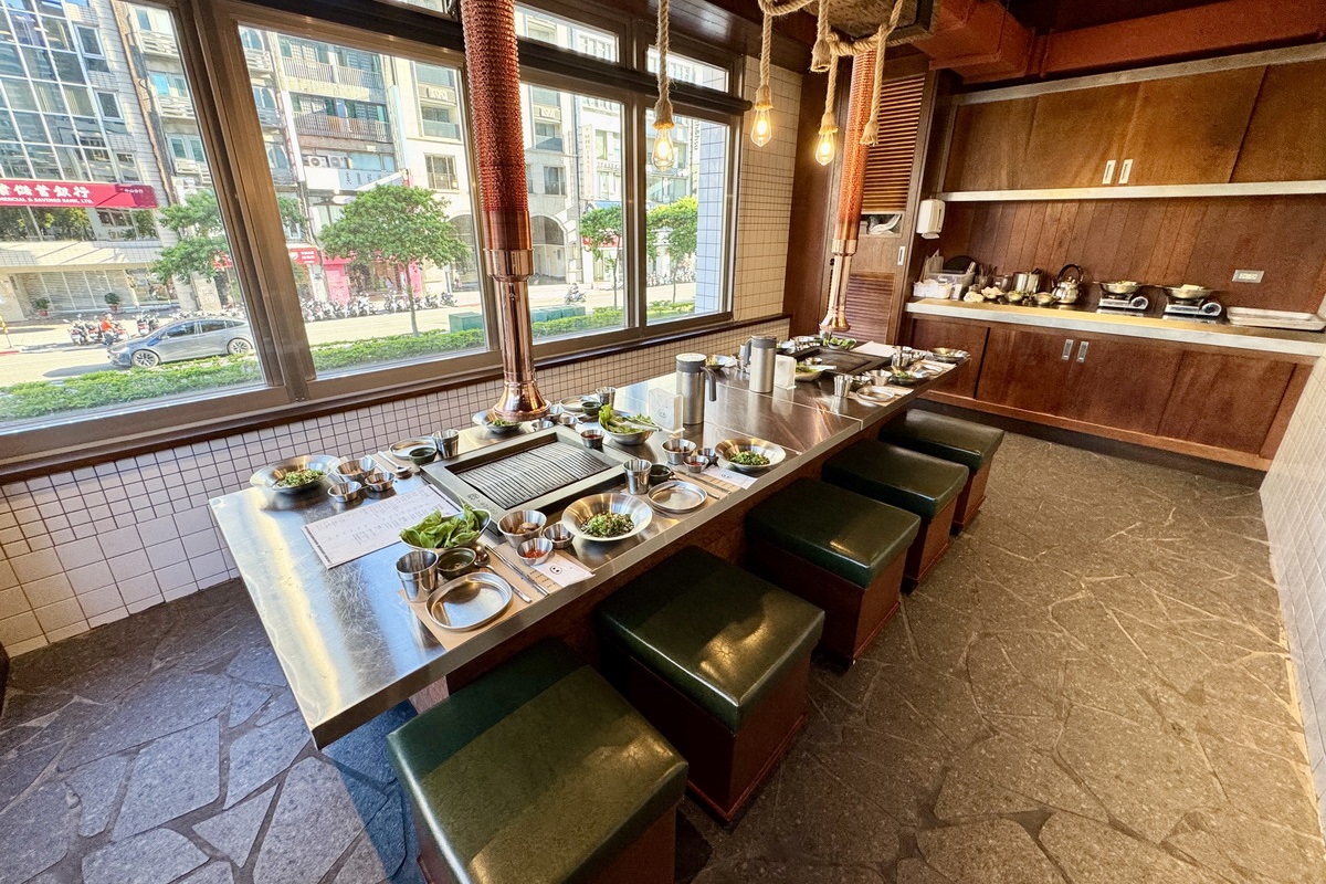 【台北中山站美食】金豬食堂 Gold Pig 2025：韓國燒肉名店來台灣立刻變成預約困難店，原味究好豬直球對決，全程專人代烤，烤豬皮太銷魂 6999