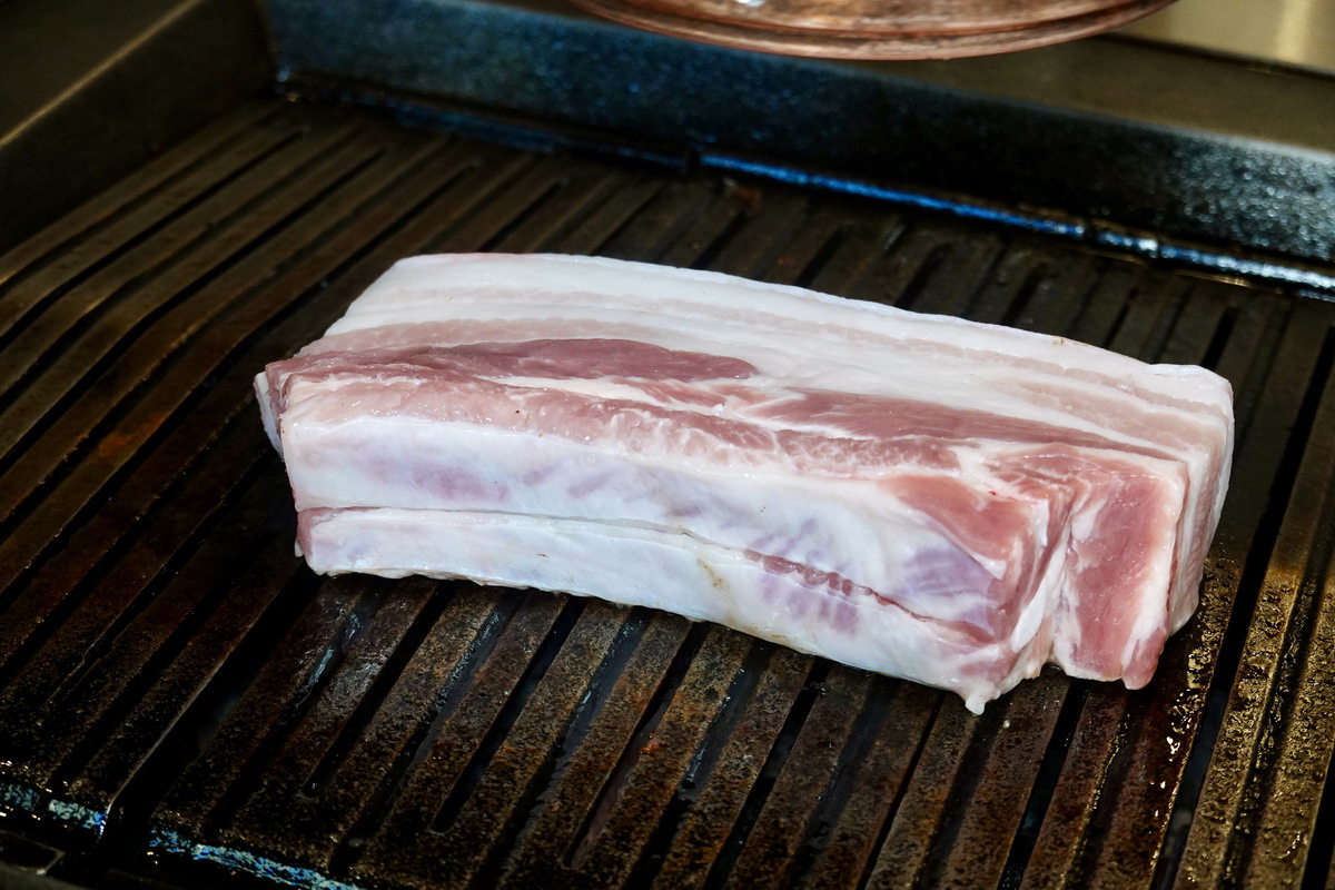 【台北中山站美食】金豬食堂 Gold Pig 2025：韓國燒肉名店來台灣立刻變成預約困難店，原味究好豬直球對決，全程專人代烤，烤豬皮太銷魂 6999