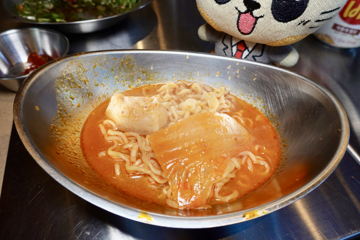 【台北中山站美食】金豬食堂 Gold Pig 2025：韓國燒肉名店來台灣立刻變成預約困難店，原味究好豬直球對決，全程專人代烤，烤豬皮太銷魂 6999