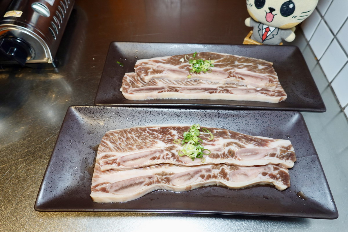 【台北中山站美食】金豬食堂 Gold Pig 2025：韓國燒肉名店來台灣立刻變成預約困難店，原味究好豬直球對決，全程專人代烤，烤豬皮太銷魂 6999