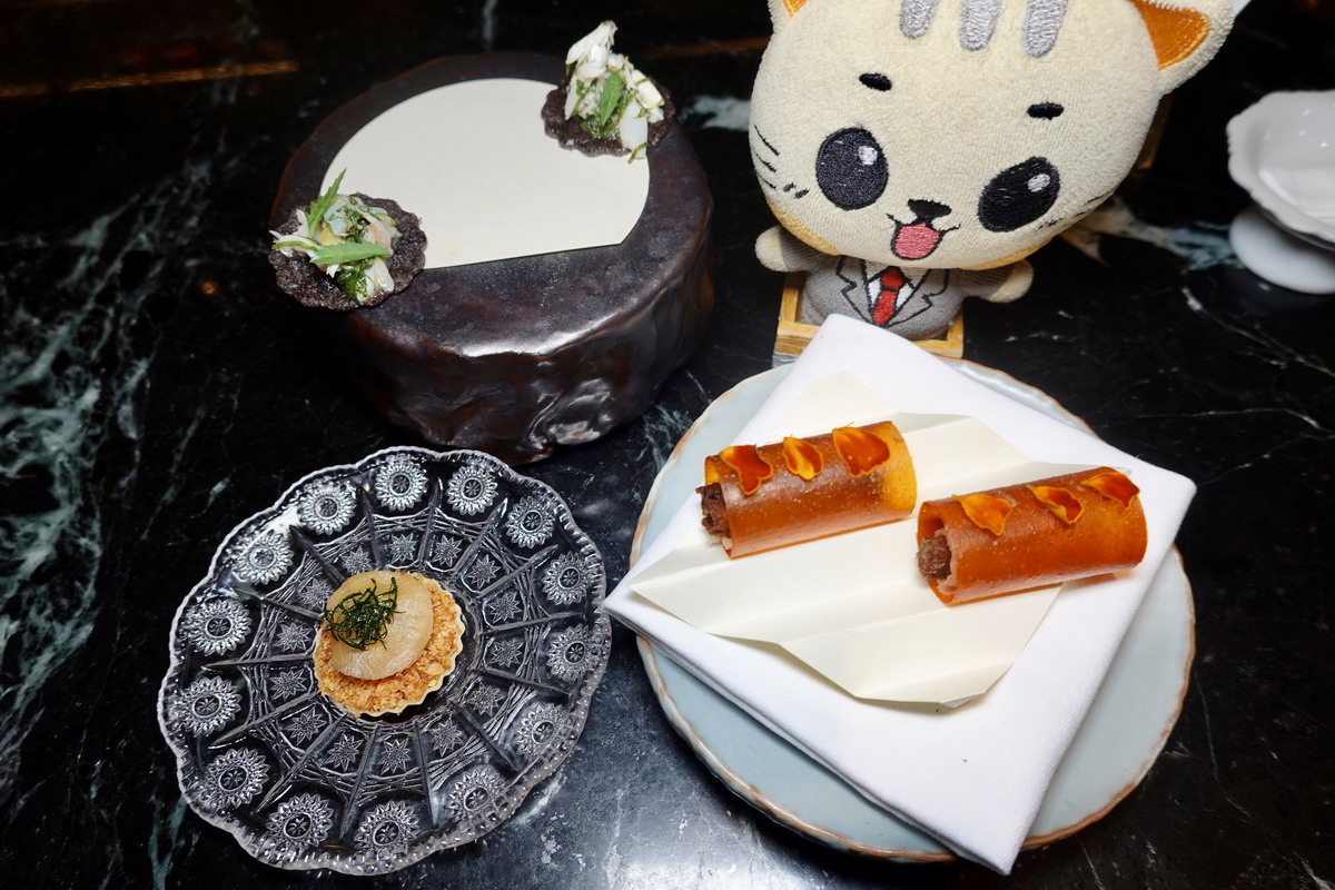 【泰國曼谷美食】外婆的孫子餐廳 Lahnyai 2025:從思念外婆出發,帶來泰國傳統皇室餐點的全新詮釋,是間有溫度、有深度的精緻餐廳,KLOOK就可訂餐 7000 【泰國曼谷美食】外婆的孫子餐廳 Lahnyai 2025:從思念外婆出發,帶來泰國傳統皇室餐點的全新詮釋,是間有溫度、有深度的精緻餐廳,KLOOK就可訂餐 7000