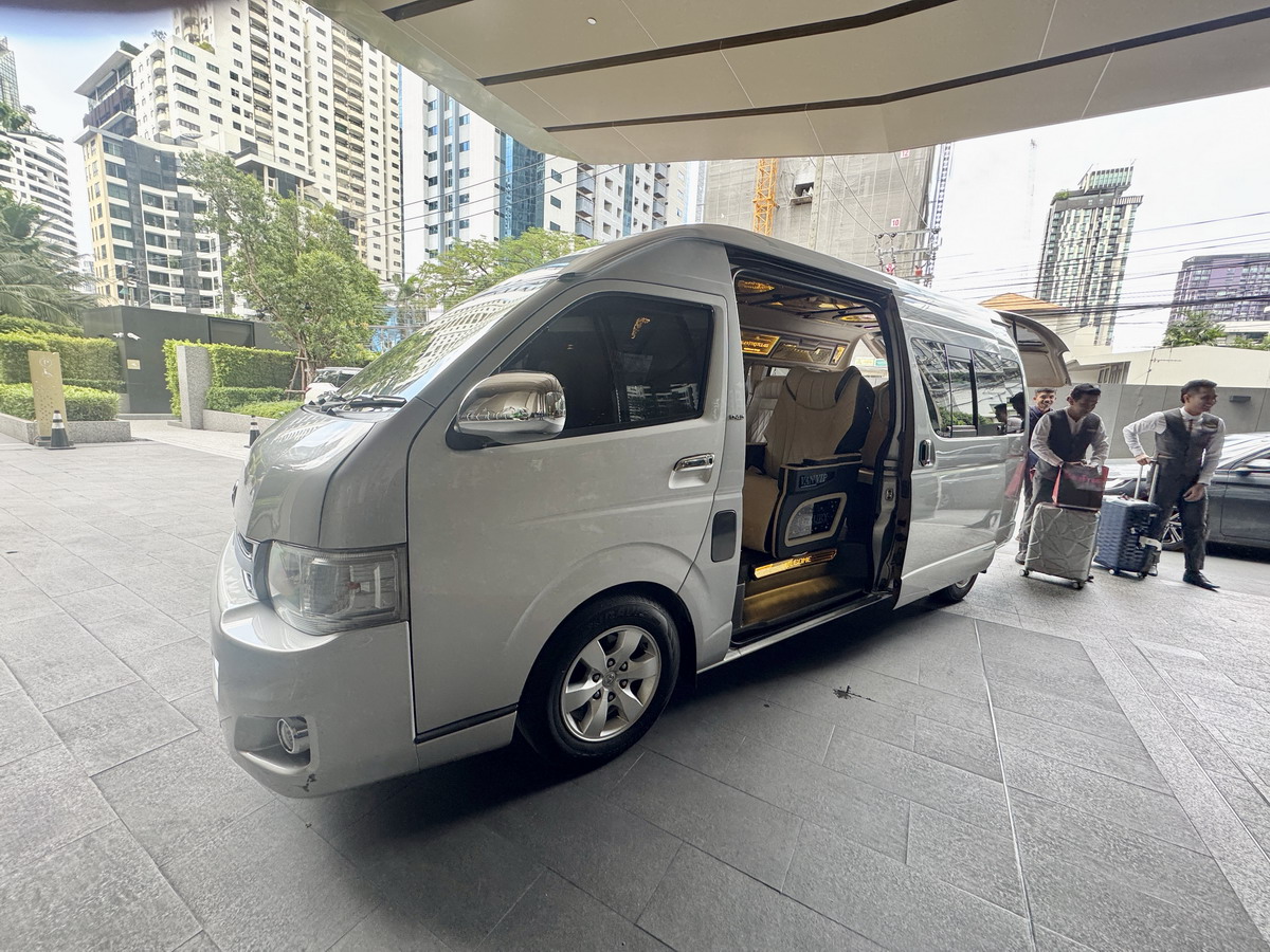 【泰國曼谷旅遊】金剛旅行社機場接送服務 2025:泰國開心的旅遊從這裡開始,車子大又新,還送免費飲水,客服全程掌握客人安全,還有包車旅遊服務 7005 【泰國曼谷旅遊】金剛旅行社機場接送服務 2025:泰國開心的旅遊從這裡開始,車子大又新,還送免費飲水,客服全程掌握客人安全,還有包車旅遊服務 7005