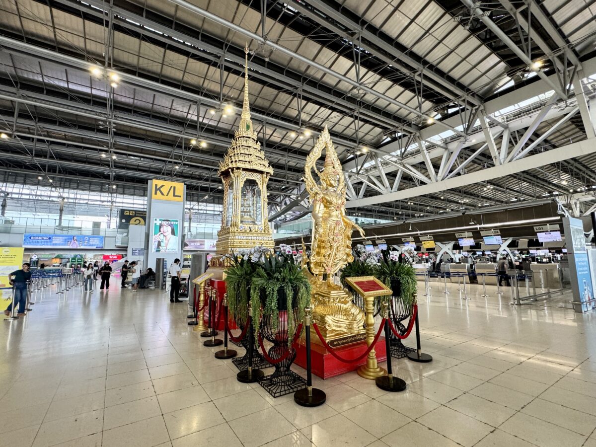 【泰國曼谷旅遊】金剛旅行社機場接送服務 2025:泰國開心的旅遊從這裡開始,車子大又新,還送免費飲水,客服全程掌握客人安全,還有包車旅遊服務 7005 【泰國曼谷旅遊】金剛旅行社機場接送服務 2025:泰國開心的旅遊從這裡開始,車子大又新,還送免費飲水,客服全程掌握客人安全,還有包車旅遊服務 7005