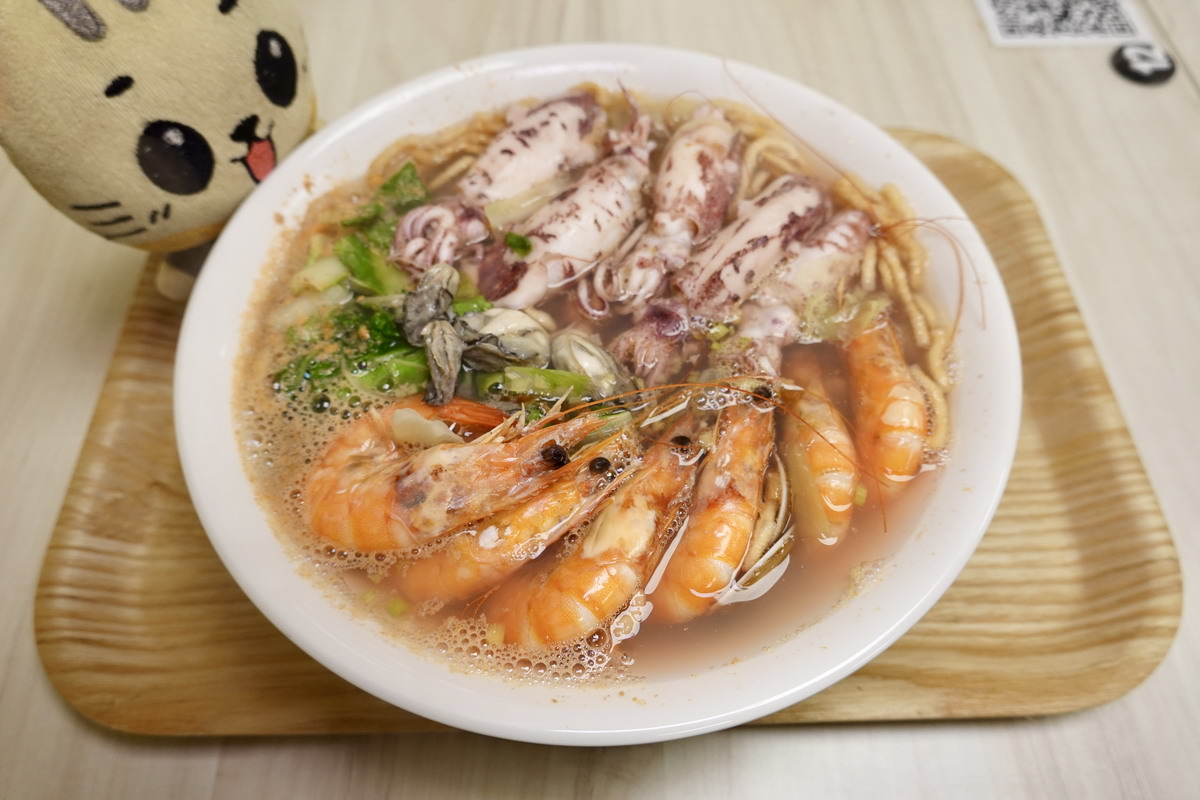 【台北六張犁站美食】136海鮮麵臥龍店 2025:痛風海鮮麵還有滿滿好料海鮮丼,高CP值的小店,上班族的救星 7006 【台北六張犁站美食】136海鮮麵臥龍店 2025:痛風海鮮麵還有滿滿好料海鮮丼,高CP值的小店,上班族的救星 7006