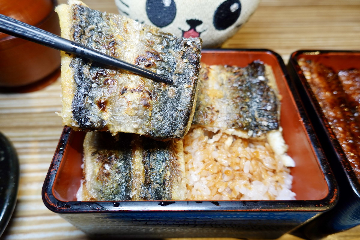 【台北南港展覽館站美食】板前屋炭烤鰻魚飯 2025:台北最值得吃的鰻魚飯,自家養鰻、手工拔刺、傳統碳烤,蒲燒和白燒鰻魚都好吃,最後的職人精神!(土用丑日7/19、7/31)7016 【台北南港展覽館站美食】板前屋炭烤鰻魚飯 2025:台北最值得吃的鰻魚飯,自家養鰻、手工拔刺、傳統碳烤,蒲燒和白燒鰻魚都好吃,最後的職人精神!(土用丑日7/19、7/31)7016