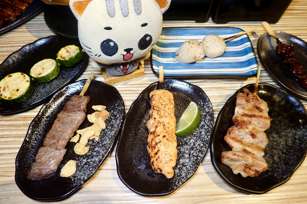 【台北南港展覽館站美食】板前屋炭烤鰻魚飯 2025:台北最值得吃的鰻魚飯,自家養鰻、手工拔刺、傳統碳烤,蒲燒和白燒鰻魚都好吃,最後的職人精神!(土用丑日7/19、7/31)7016 【台北南港展覽館站美食】板前屋炭烤鰻魚飯 2025:台北最值得吃的鰻魚飯,自家養鰻、手工拔刺、傳統碳烤,蒲燒和白燒鰻魚都好吃,最後的職人精神!(土用丑日7/19、7/31)7016