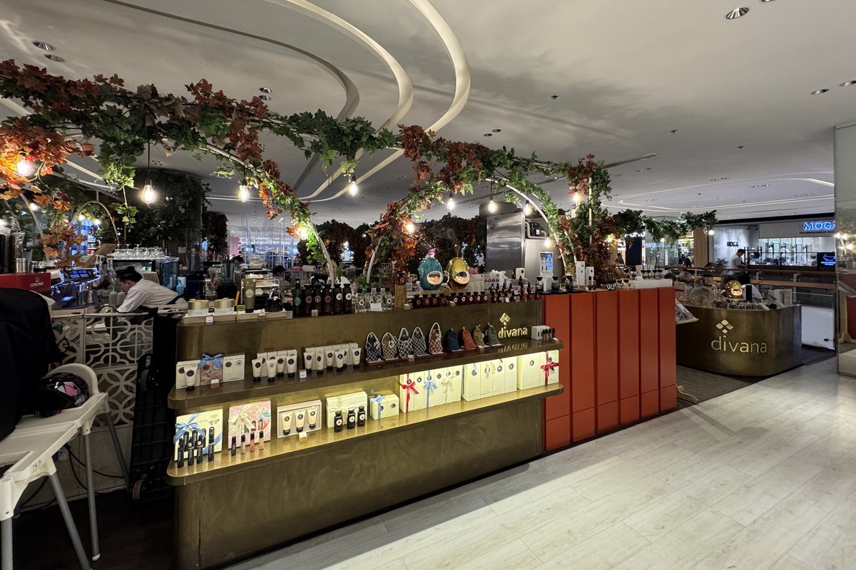 【泰國曼谷美食】Divana Signature Café 2025:曼谷美麗繽紛浮誇系網美咖啡廳,Central World 百貨公司內,近四面佛,高顏值餐點 7021 【泰國曼谷美食】Divana Signature Café 2025:曼谷美麗繽紛浮誇系網美咖啡廳,Central World 百貨公司內,近四面佛,高顏值餐點 7021