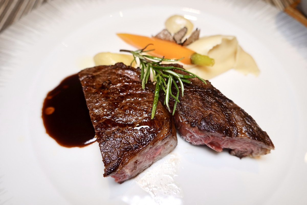 【台北圓山站美食】台北圓山大飯店圓山牛排館 2025:台灣第一間高級牛排館重新搽亮招牌,美牛與日本和牛兼備,全新菜單讓人耳目一新 7002 【台北圓山站美食】台北圓山大飯店圓山牛排館 2025:台灣第一間高級牛排館重新搽亮招牌,美牛與日本和牛兼備,全新菜單讓人耳目一新 7002