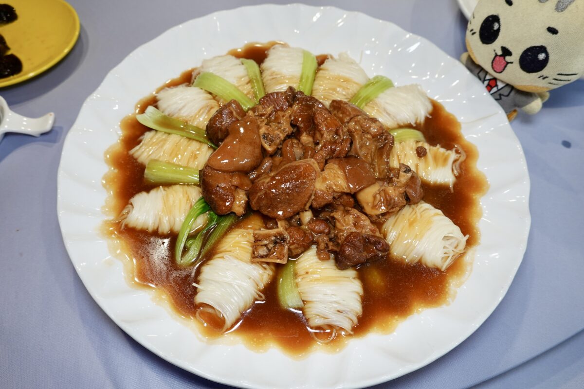 【台北中山站美食】長春亰華海鮮餐廳 2025：櫻桃烤鴨三吃+龍蝦+生猛海鮮都吃得到，經濟實惠的聚餐餐廳 7036