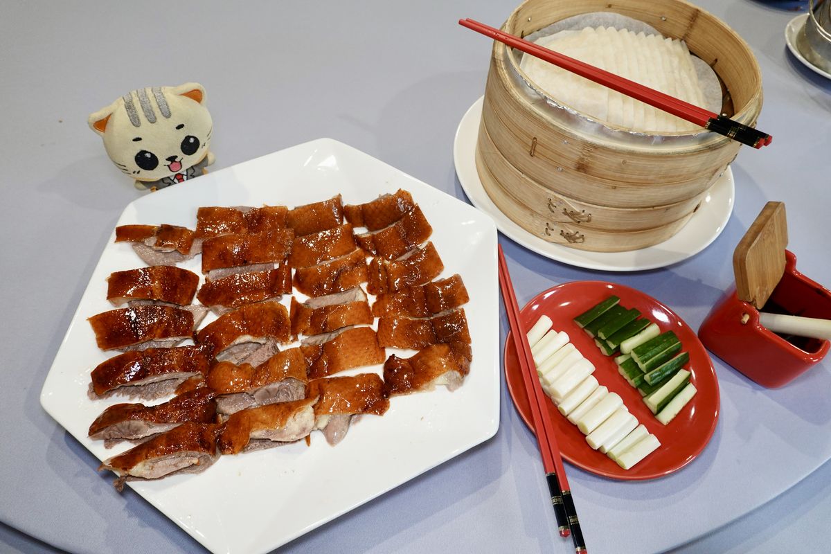 【台北中山站美食】長春亰華海鮮餐廳 2025：櫻桃烤鴨三吃+龍蝦+生猛海鮮都吃得到，經濟實惠的聚餐餐廳 7036