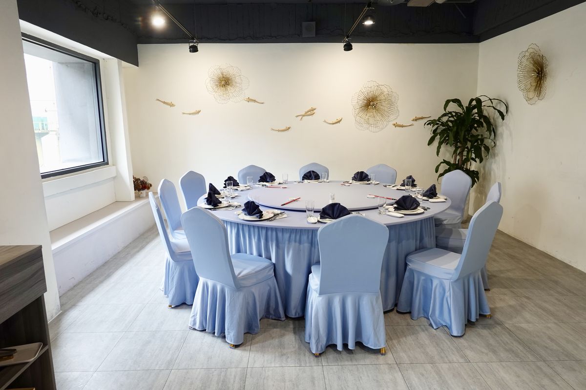 【台北中山站美食】長春亰華海鮮餐廳 2025：櫻桃烤鴨三吃+龍蝦+生猛海鮮都吃得到，經濟實惠的聚餐餐廳 7036