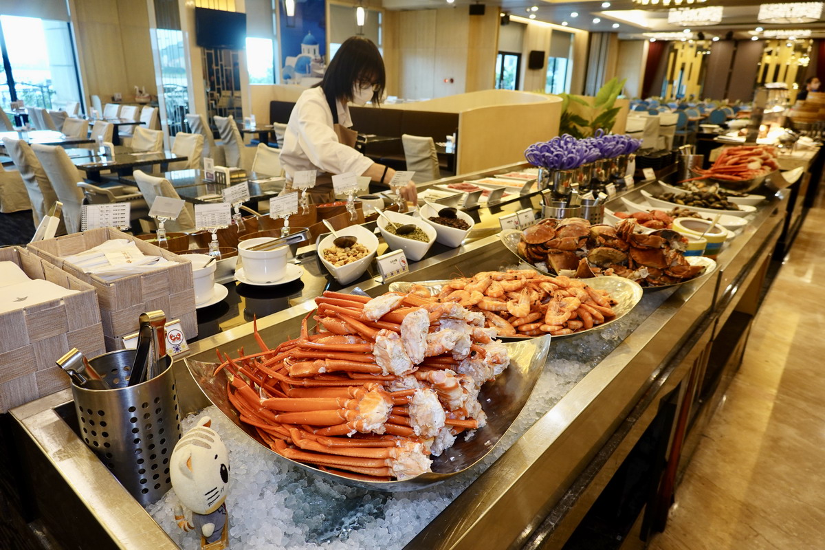 【新北淡水美食】淡水福容飯店田園西餐廳 Arcadia 2025:週末晚間松葉蟹腳吃到飽的快樂時光,煙火日加碼龍蝦!北海岸吃到飽自助餐指標 7040 【新北淡水美食】淡水福容飯店田園西餐廳 Arcadia 2025:週末晚間松葉蟹腳吃到飽的快樂時光,煙火日加碼龍蝦!北海岸吃到飽自助餐指標 7040