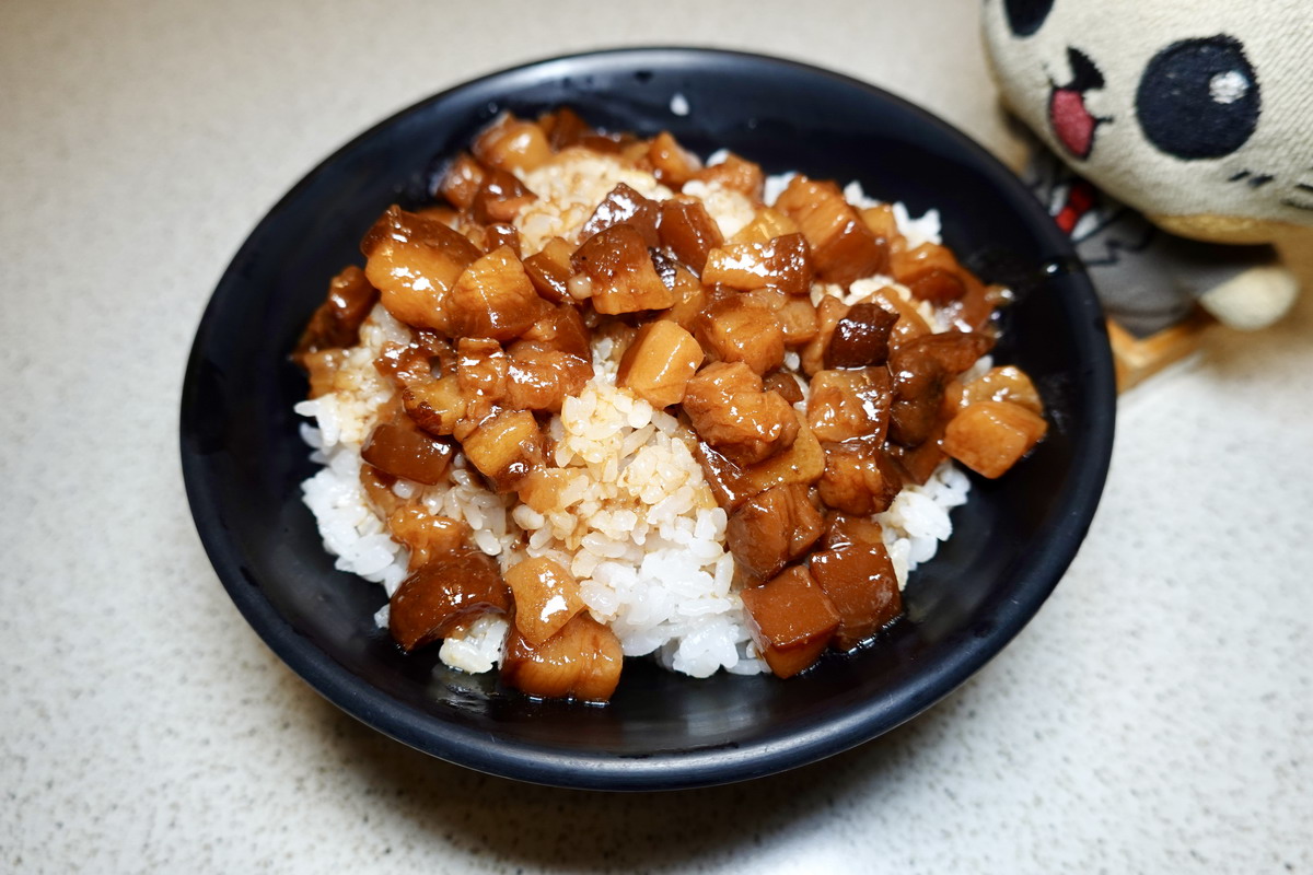 【新北市新店區七張站美食】賴岡山羊肉 2025：米其林必比登，新店知名羊肉宵夜店，藥膳羊肉清鮮味美不羶不油膩，配碗滷肉飯很滿足 7051