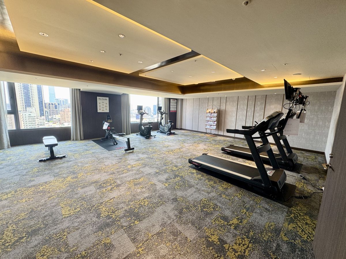 【高雄市旅遊】高雄福容徠旅 Fullon-poshtels Kaohsiung 2025:好酷的IKEA主題房,與鯊鯊共享度假時光!去高雄聽演唱會就住這間酒店吧!飯店新穎、房間寬大、離捷運站近、週邊多美食、靠近六合夜市、還有飲料點心吃到飽 7054 【高雄市旅遊】高雄福容徠旅 Fullon-poshtels Kaohsiung 2025:好酷的IKEA主題房,與鯊鯊共享度假時光!去高雄聽演唱會就住這間酒店吧!飯店新穎、房間寬大、離捷運站近、週邊多美食、靠近六合夜市、還有飲料點心吃到飽 7054