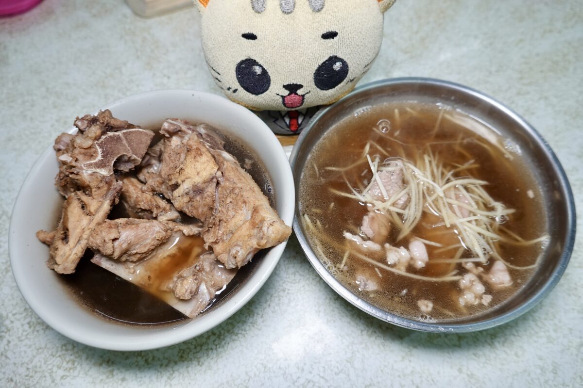 【新北市板橋區美食】葉家藥燉排骨 2025:米其林必比登新入榜,排隊藥燉排骨、當歸羊肉,但魯肉飯才是必吃!一直開到半夜1點,夜貓宵夜店 7077 【新北市板橋區美食】葉家藥燉排骨 2025:米其林必比登新入榜,排隊藥燉排骨、當歸羊肉,但魯肉飯才是必吃!一直開到半夜1點,夜貓宵夜店 7077