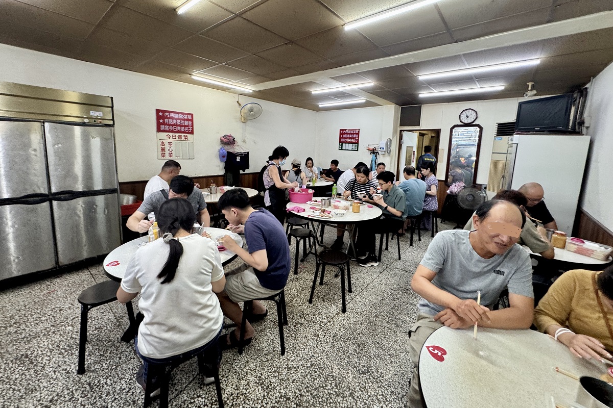 【新北市板橋區美食】葉家藥燉排骨 2025:米其林必比登新入榜,排隊藥燉排骨、當歸羊肉,但魯肉飯才是必吃!一直開到半夜1點,夜貓宵夜店 7077 【新北市板橋區美食】葉家藥燉排骨 2025:米其林必比登新入榜,排隊藥燉排骨、當歸羊肉,但魯肉飯才是必吃!一直開到半夜1點,夜貓宵夜店 7077