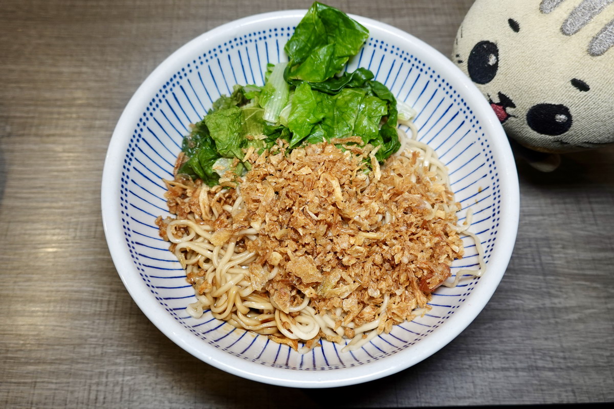 【台北大直站美食】兄弟麵館 2025：大份量麵館，一碗抵人家兩碗，還有特別的紹興雞腿麵，1997年創立學生價老店 7080