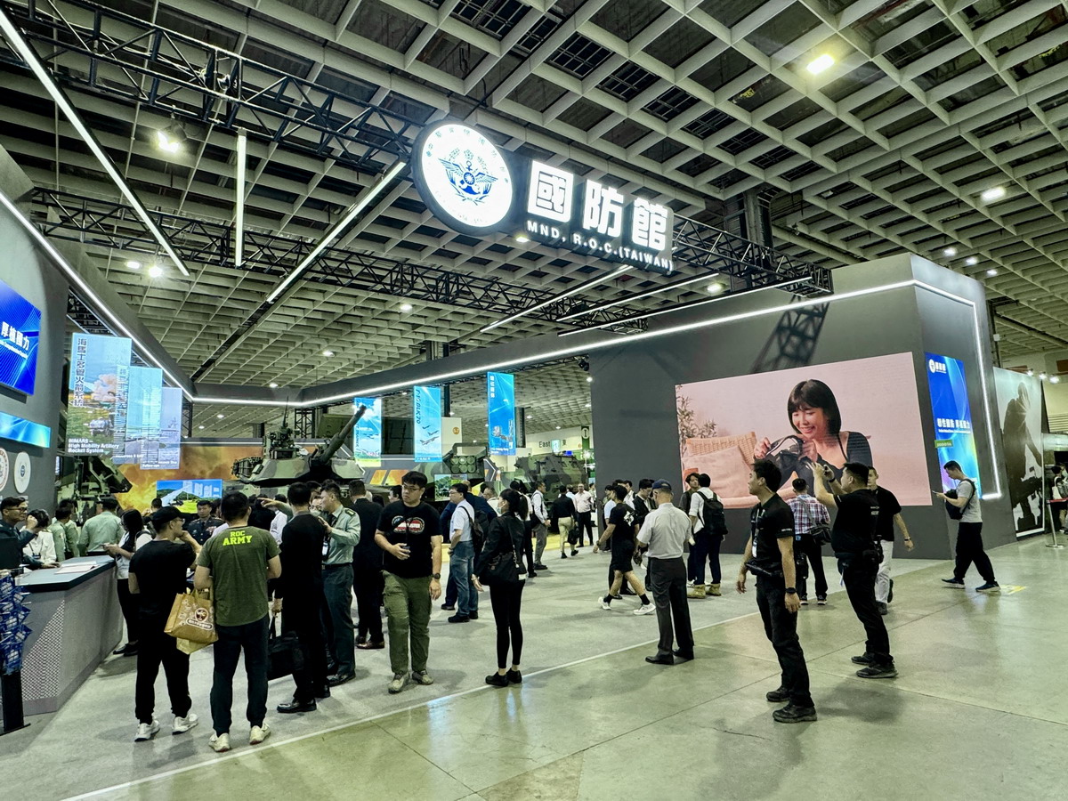 【軍事展覽】台北國際航太暨國防工業展 TADTE 2025：M1A2T戰車、HIMARS海馬斯火箭車、強弓戰術導彈、無人機、無人艇，近年最精彩的國防展 7083