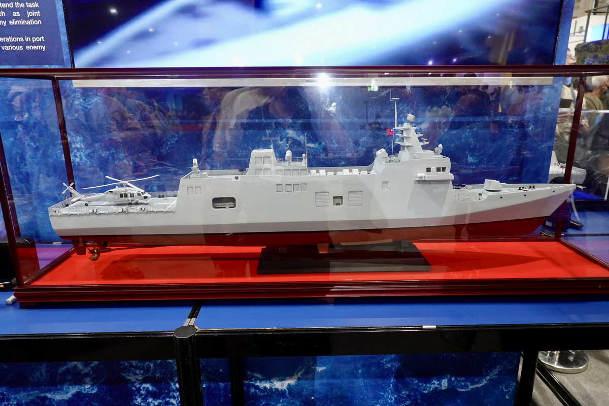 【軍事展覽】台北國際航太暨國防工業展 TADTE 2025：M1A2T戰車、HIMARS海馬斯火箭車、強弓戰術導彈、無人機、無人艇，近年最精彩的國防展 7083