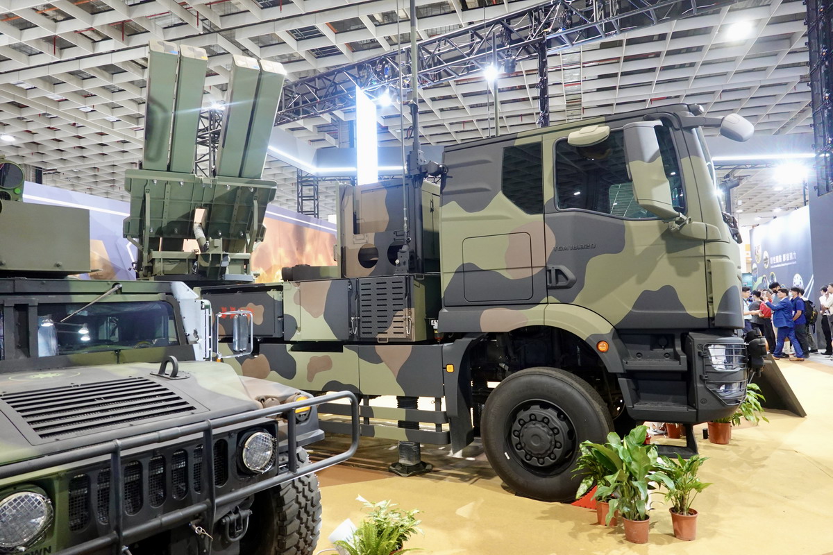 【軍事展覽】台北國際航太暨國防工業展 TADTE 2025：M1A2T戰車、HIMARS海馬斯火箭車、強弓戰術導彈、無人機、無人艇，近年最精彩的國防展 7083