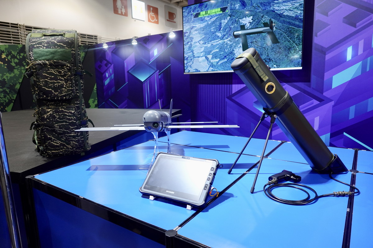 【軍事展覽】台北國際航太暨國防工業展 TADTE 2025：M1A2T戰車、HIMARS海馬斯火箭車、強弓戰術導彈、無人機、無人艇，近年最精彩的國防展 7083