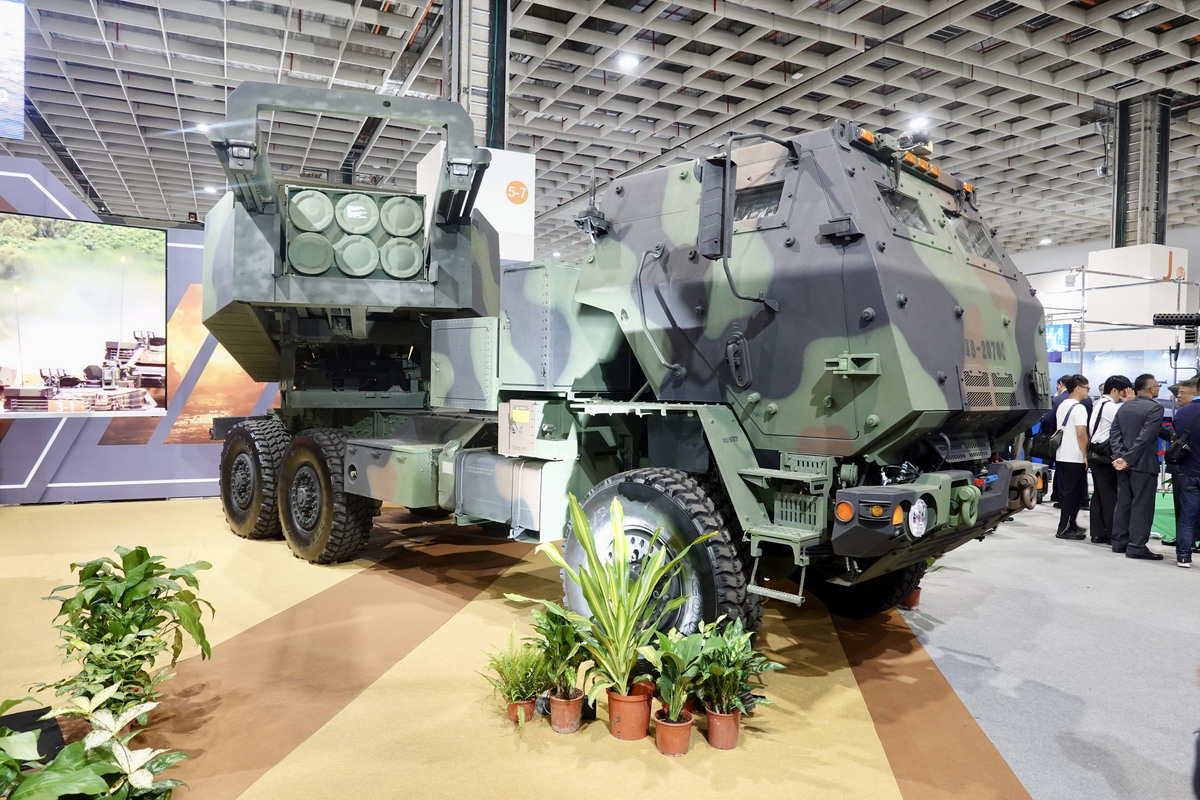 【軍事展覽】台北國際航太暨國防工業展 TADTE 2025：M1A2T戰車、HIMARS海馬斯火箭車、強弓戰術導彈、無人機、無人艇，近年最精彩的國防展 7083