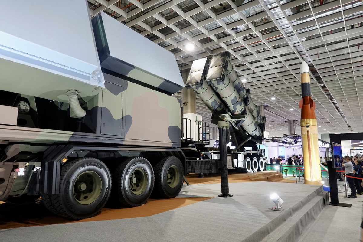 【軍事展覽】台北國際航太暨國防工業展 TADTE 2025：M1A2T戰車、HIMARS海馬斯火箭車、強弓戰術導彈、無人機、無人艇，近年最精彩的國防展 7083