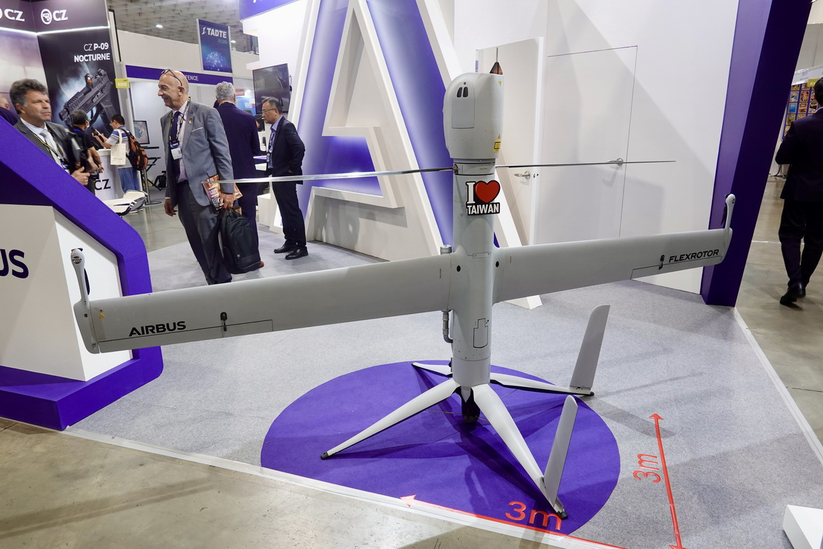 【軍事展覽】台北國際航太暨國防工業展 TADTE 2025：M1A2T戰車、HIMARS海馬斯火箭車、強弓戰術導彈、無人機、無人艇，近年最精彩的國防展 7083