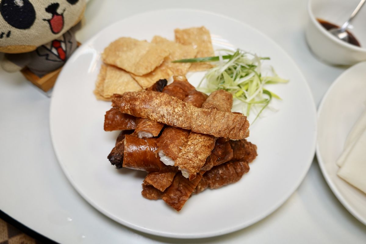 【台北大直站美食】大直小館 2025：周華健愛店，平價美味有特色的廣式料理小館，秘製紙包雞要預訂才吃得到 7070