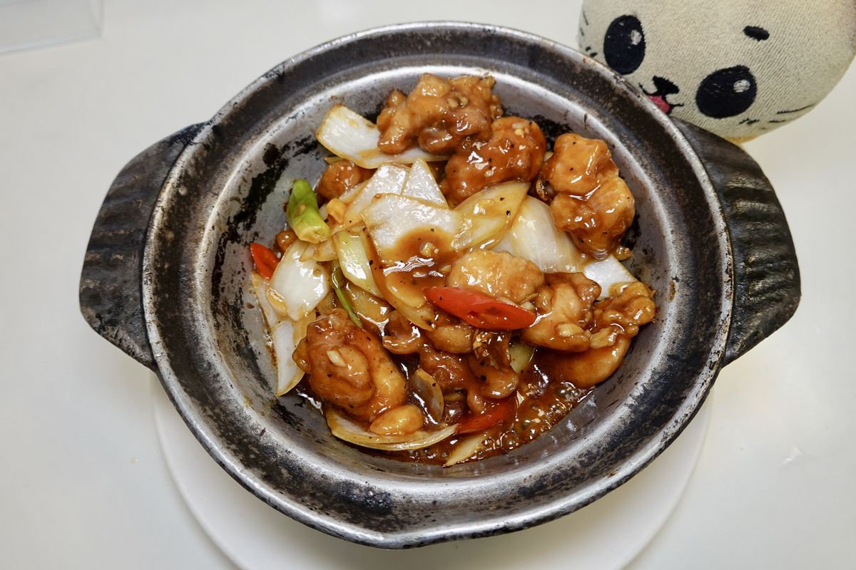 即時熱門文章：【台北大直站美食】大直小館 2025：周華健愛店，平價美味有特色的廣式料理小館，秘製紙包雞要預訂才吃得到 7070