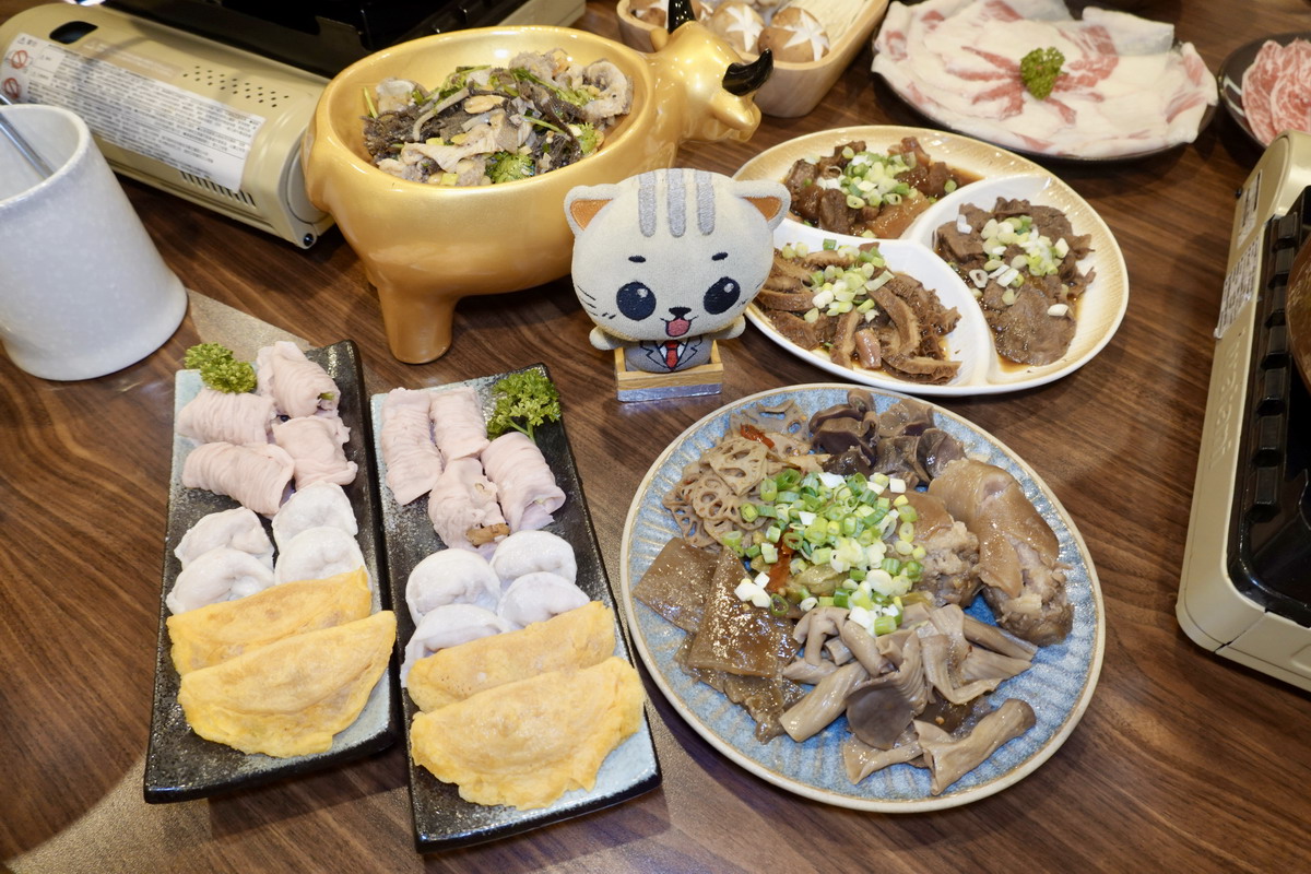 【台北小巨蛋站美食】潮牛殿溫體牛創意鍋物 2025：浮誇擺盤好吃又好拍！台南直送溫體牛火鍋，牛氣十足，朋友聚餐新地點 7103