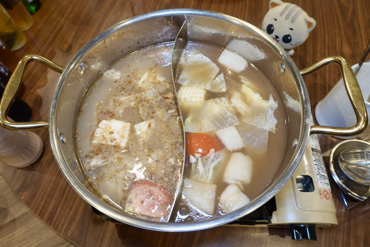 【台北小巨蛋站美食】潮牛殿溫體牛創意鍋物 2025：浮誇擺盤好吃又好拍！台南直送溫體牛火鍋，牛氣十足，朋友聚餐新地點 7103