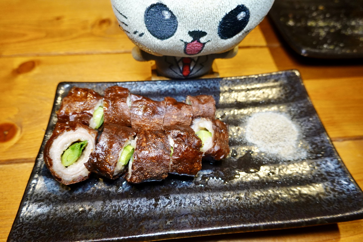 【台北市龍山寺站美食】料館•酌 2025:歡樂美味的居酒屋,萬華在地人的宵夜去處,乾杯啦!7105 【台北市龍山寺站美食】料館•酌 2025:歡樂美味的居酒屋,萬華在地人的宵夜去處,乾杯啦!7105
