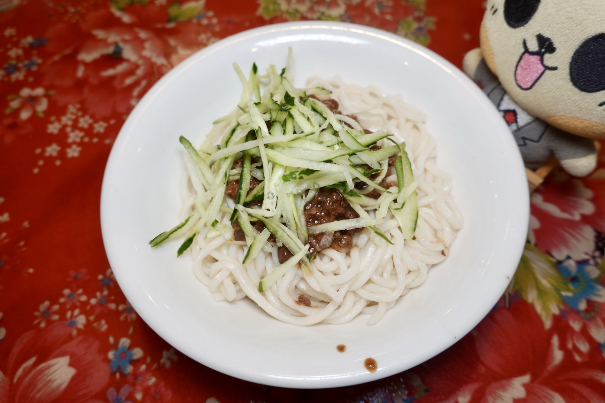 【台北大安站美食】陸光小吃館 2025：眷村風味小吃店，滷味必吃，還有別處吃不到的臭豆腐捲 7106