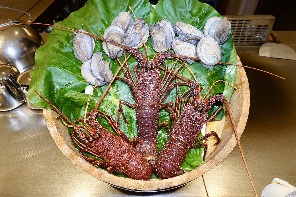 【台北劍南站美食】鐵板教父 Iron Chef Teppanyaki & Wine 2025:米其林入選鐵板燒,食材新鮮、醬汁特別,包廂聚餐舒適又有隱私 7111 【台北劍南站美食】鐵板教父 Iron Chef Teppanyaki & Wine 2025:米其林入選鐵板燒,食材新鮮、醬汁特別,包廂聚餐舒適又有隱私 7111
