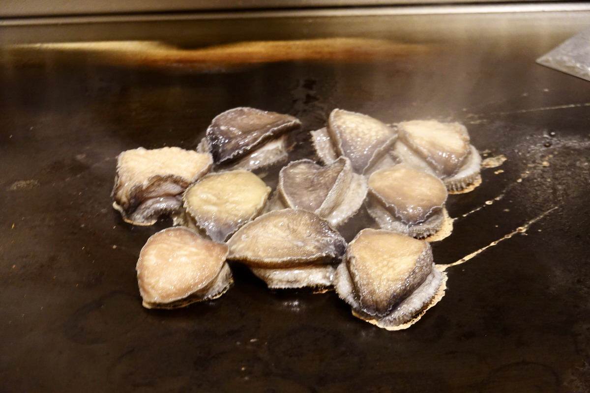 【台北劍南站美食】鐵板教父 Iron Chef Teppanyaki & Wine 2025:米其林入選鐵板燒,食材新鮮、醬汁特別,包廂聚餐舒適又有隱私 7111 【台北劍南站美食】鐵板教父 Iron Chef Teppanyaki & Wine 2025:米其林入選鐵板燒,食材新鮮、醬汁特別,包廂聚餐舒適又有隱私 7111