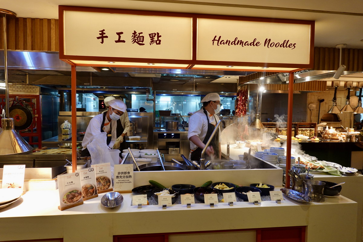 【台北六張犁站美食】香格里拉台北遠東國際飯店遠東Cafe吃到飽自助餐 2025:感蟹季登場,松葉蟹腳和螃蟹海鮮滿滿吃到飽,還吃得到鼎泰豐點心 7119 【台北六張犁站美食】香格里拉台北遠東國際飯店遠東Cafe吃到飽自助餐 2025:感蟹季登場,松葉蟹腳和螃蟹海鮮滿滿吃到飽,還吃得到鼎泰豐點心 7119