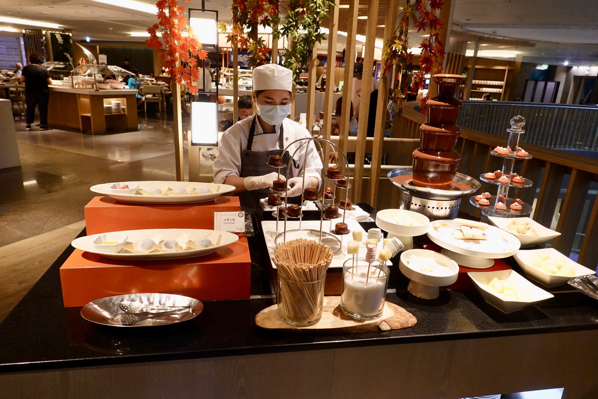 【台北六張犁站美食】香格里拉台北遠東國際飯店遠東Cafe吃到飽自助餐 2025:感蟹季登場,松葉蟹腳和螃蟹海鮮滿滿吃到飽,還吃得到鼎泰豐點心 7119 【台北六張犁站美食】香格里拉台北遠東國際飯店遠東Cafe吃到飽自助餐 2025:感蟹季登場,松葉蟹腳和螃蟹海鮮滿滿吃到飽,還吃得到鼎泰豐點心 7119
