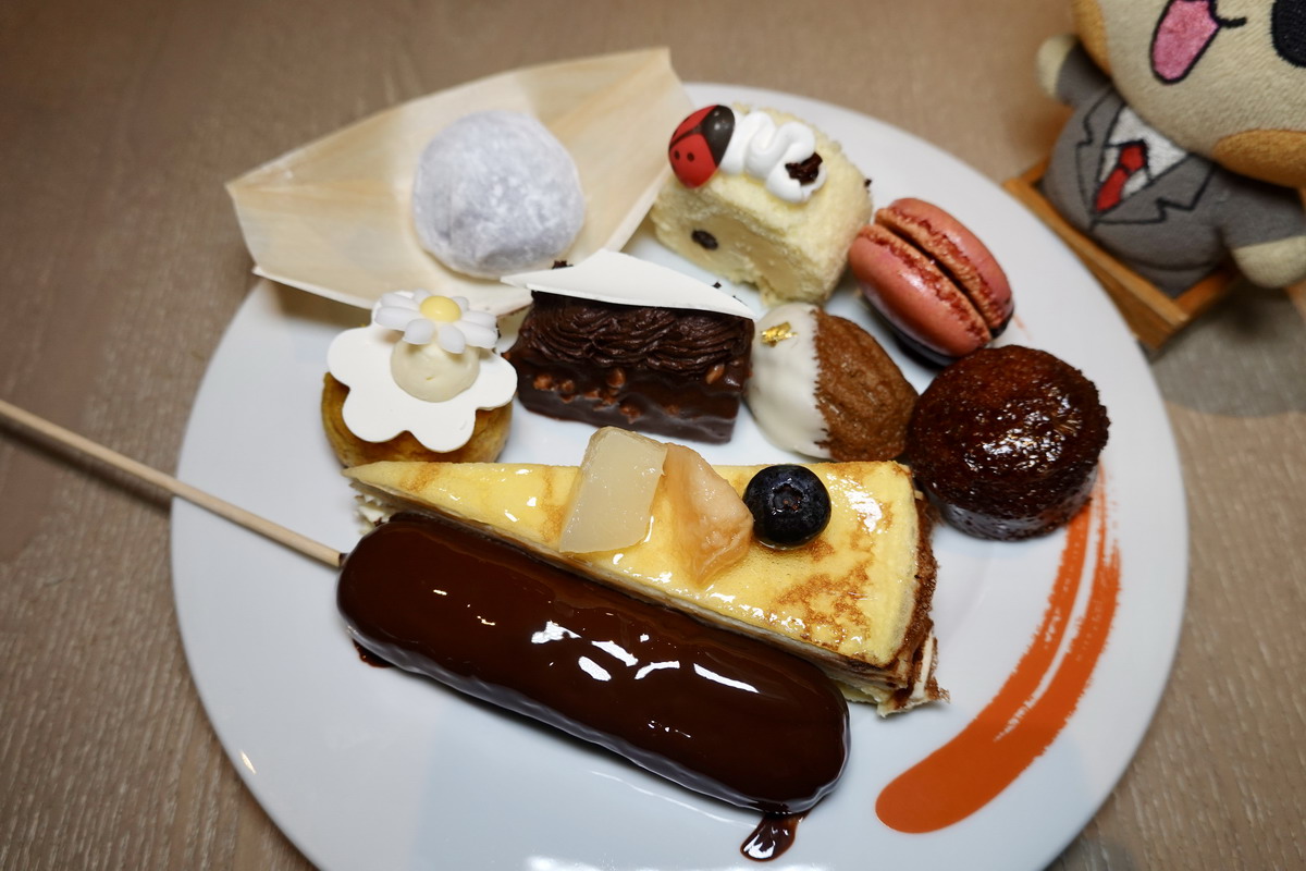 【台北六張犁站美食】香格里拉台北遠東國際飯店遠東Cafe吃到飽自助餐 2025:感蟹季登場,松葉蟹腳和螃蟹海鮮滿滿吃到飽,還吃得到鼎泰豐點心 7119 【台北六張犁站美食】香格里拉台北遠東國際飯店遠東Cafe吃到飽自助餐 2025:感蟹季登場,松葉蟹腳和螃蟹海鮮滿滿吃到飽,還吃得到鼎泰豐點心 7119