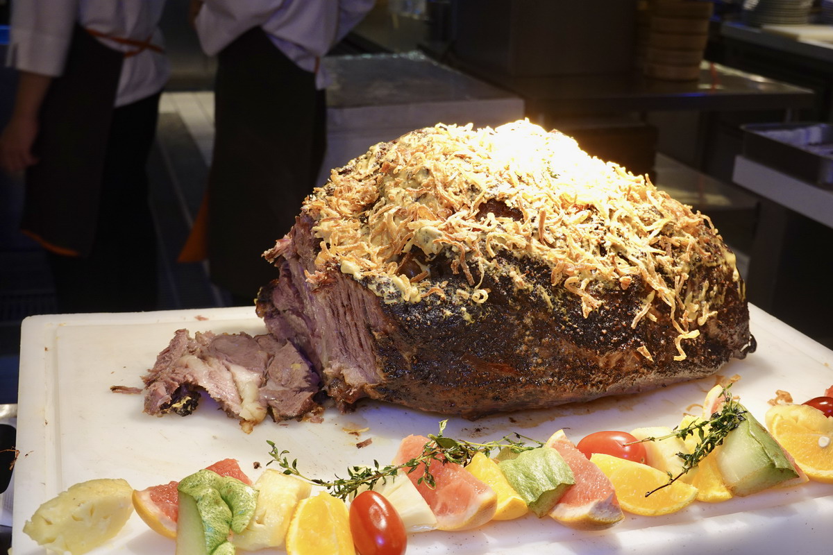 【台北六張犁站美食】香格里拉台北遠東國際飯店遠東Cafe吃到飽自助餐 2025:感蟹季登場,松葉蟹腳和螃蟹海鮮滿滿吃到飽,還吃得到鼎泰豐點心 7119 【台北六張犁站美食】香格里拉台北遠東國際飯店遠東Cafe吃到飽自助餐 2025:感蟹季登場,松葉蟹腳和螃蟹海鮮滿滿吃到飽,還吃得到鼎泰豐點心 7119