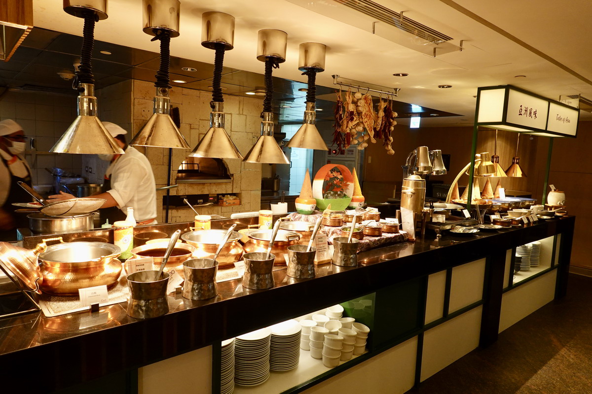 【台北六張犁站美食】香格里拉台北遠東國際飯店遠東Cafe吃到飽自助餐 2025:感蟹季登場,松葉蟹腳和螃蟹海鮮滿滿吃到飽,還吃得到鼎泰豐點心 7119 【台北六張犁站美食】香格里拉台北遠東國際飯店遠東Cafe吃到飽自助餐 2025:感蟹季登場,松葉蟹腳和螃蟹海鮮滿滿吃到飽,還吃得到鼎泰豐點心 7119