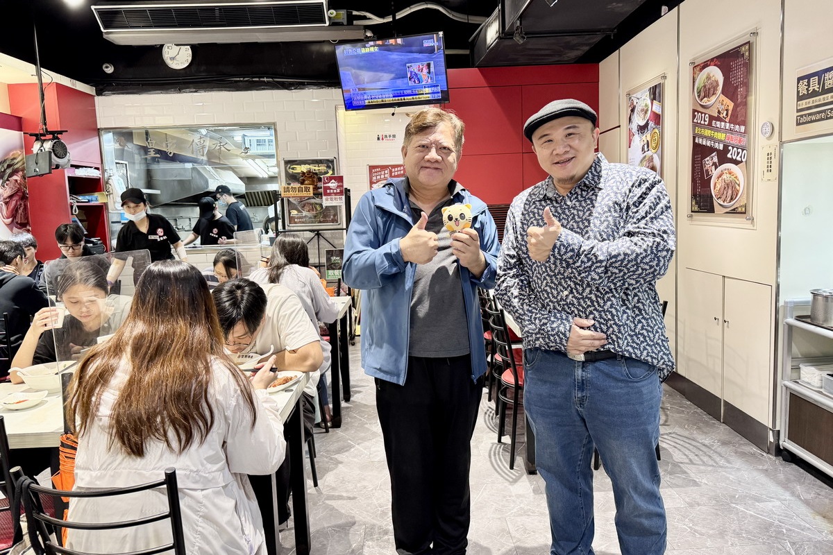 【新北市板橋區新埔站美食】皇家傳承牛肉麵 2025：得獎無數，牛肉麵節金牌常勝軍，清燉牛小排牛肉麵要用刀叉吃，紅燒牛肉麵香醇美味，還有高CP值排骨飯和水餃 7121