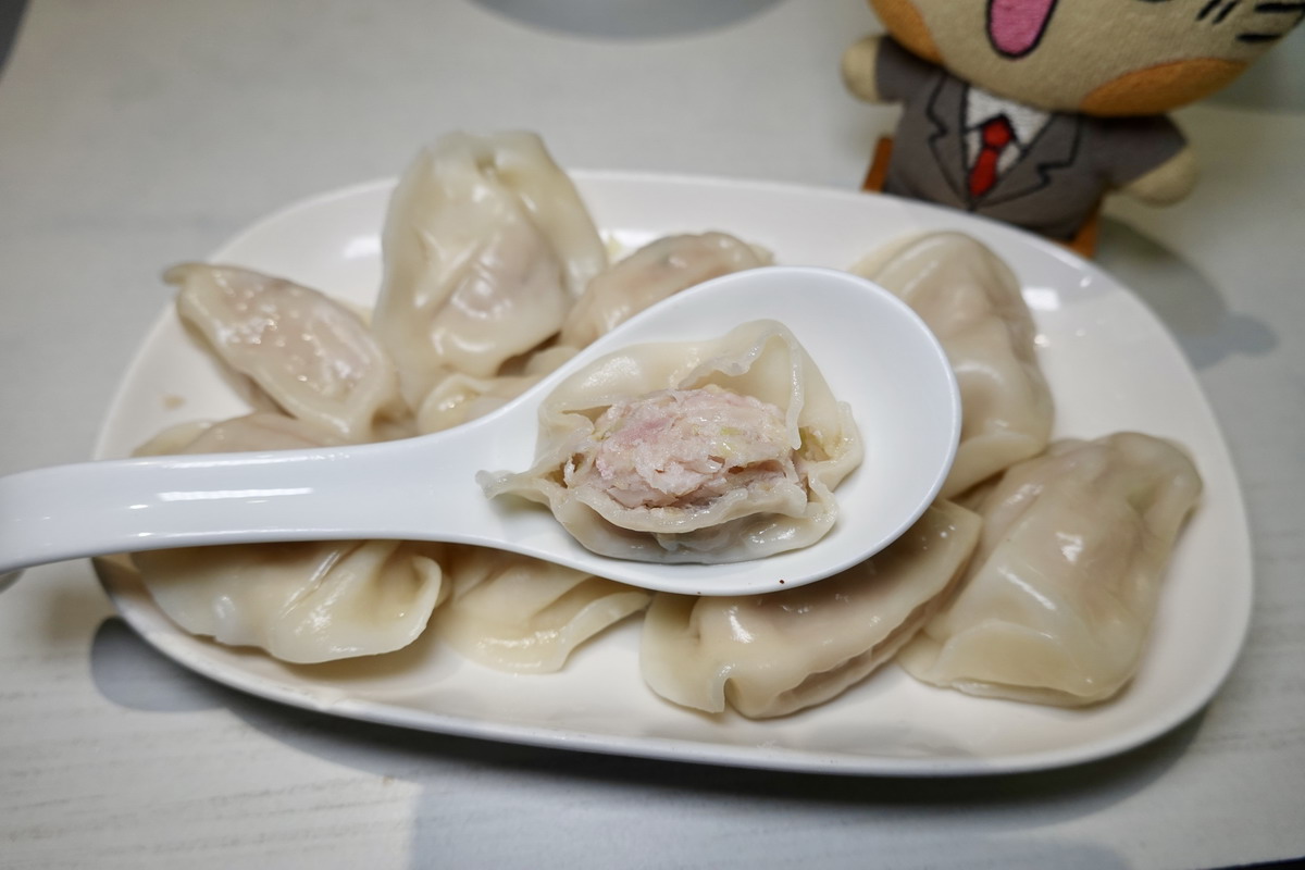 【新北市板橋區新埔站美食】皇家傳承牛肉麵 2025：得獎無數，牛肉麵節金牌常勝軍，清燉牛小排牛肉麵要用刀叉吃，紅燒牛肉麵香醇美味，還有高CP值排骨飯和水餃 7121