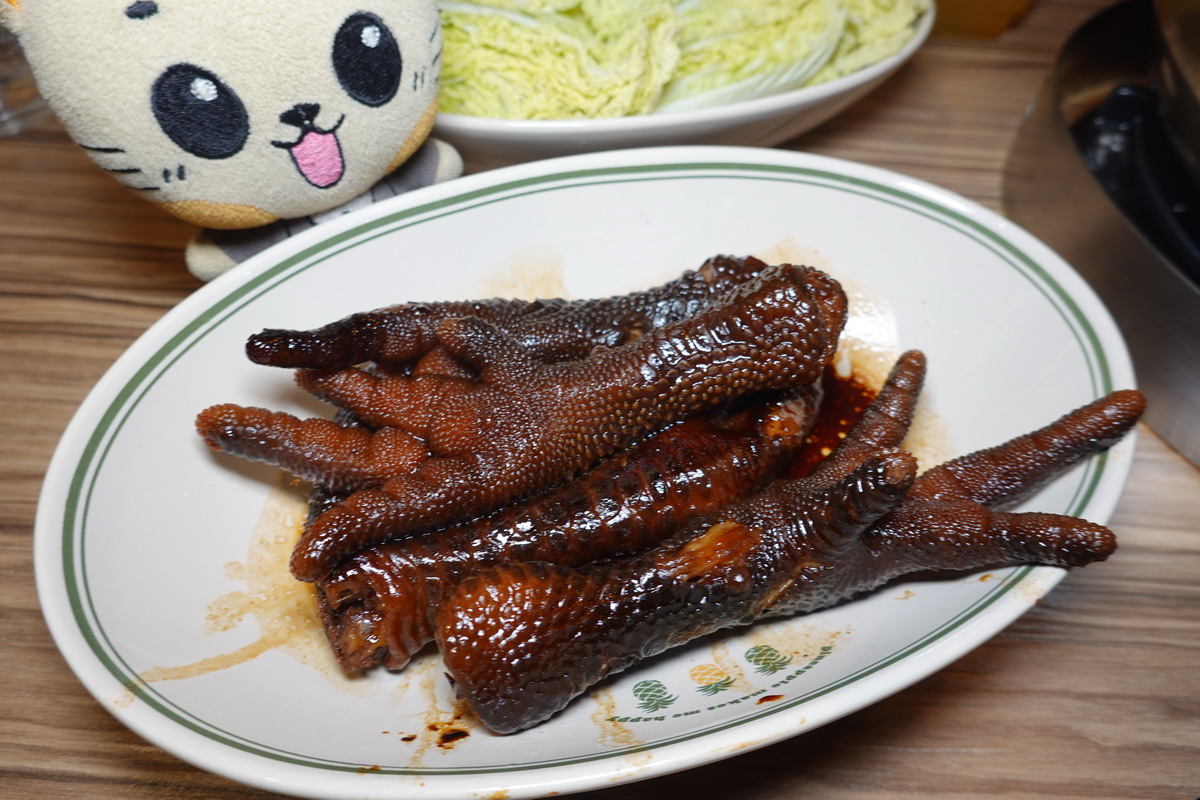 【台北忠孝敦化站美食】波記私宅打邊爐 2025：港式復古裝潢加上特色港式火鍋，張信哲《屬於我們的故事》MV拍攝場景 7122