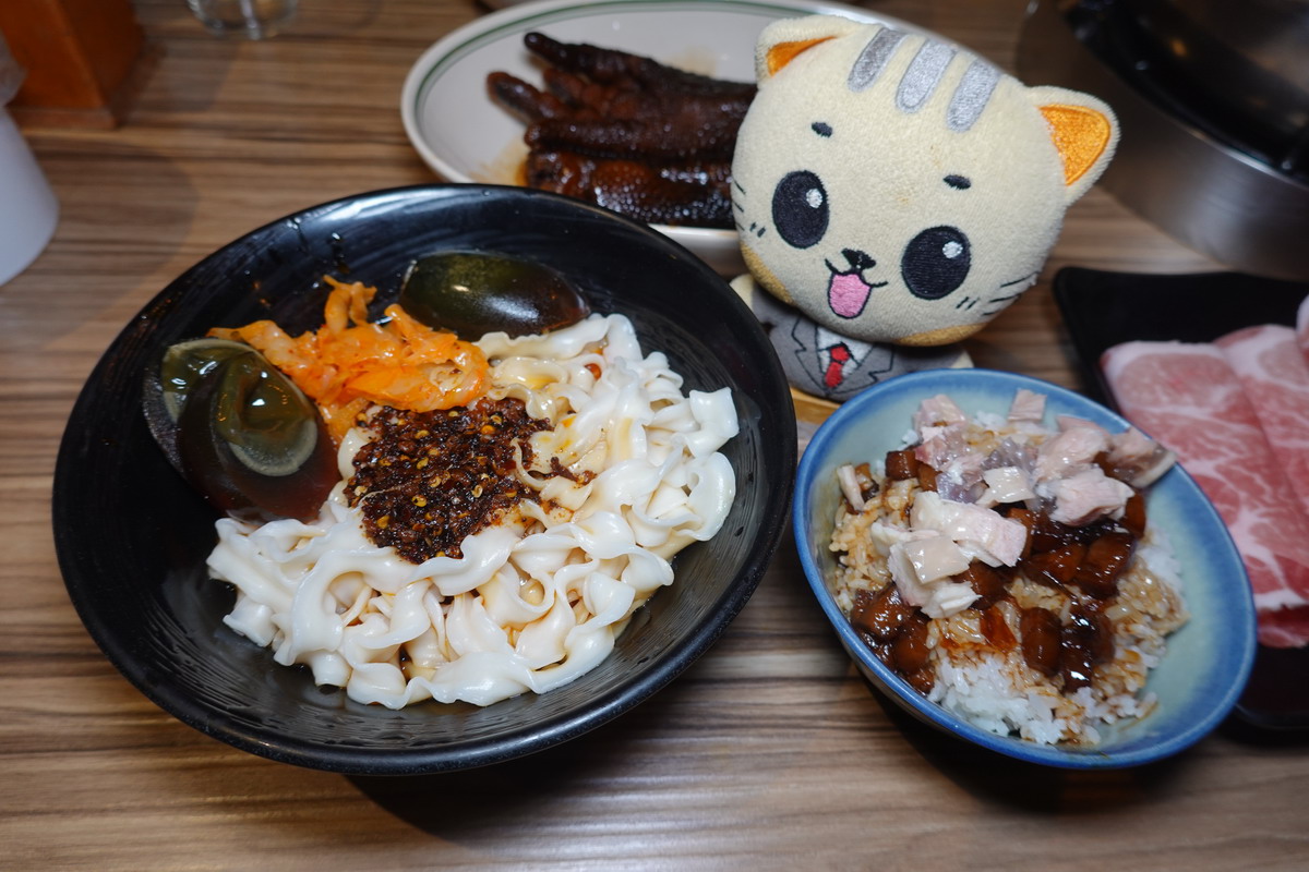 【台北忠孝敦化站美食】波記私宅打邊爐 2025：港式復古裝潢加上特色港式火鍋，張信哲《屬於我們的故事》MV拍攝場景 7122