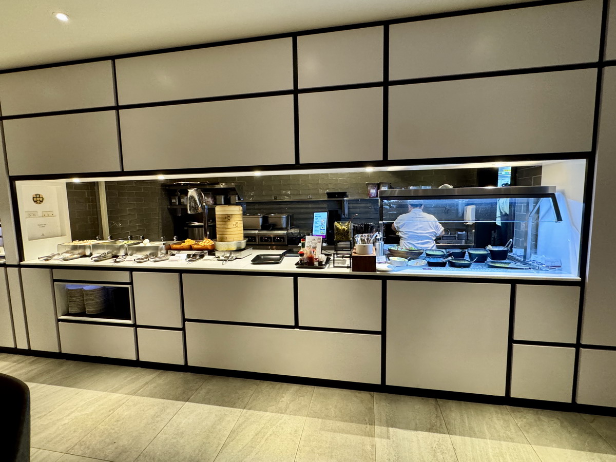 【桃園美食】環亞貴賓室(第一航廈T1D)Plaza Premium Lounge 2025:出國前好好飽餐一頓,牛肉麵和控肉飯必吃,休息好再上飛機,美好的旅程就從貴賓室開始 7129 【桃園美食】環亞貴賓室(第一航廈T1D)Plaza Premium Lounge 2025:出國前好好飽餐一頓,牛肉麵和控肉飯必吃,休息好再上飛機,美好的旅程就從貴賓室開始 7129